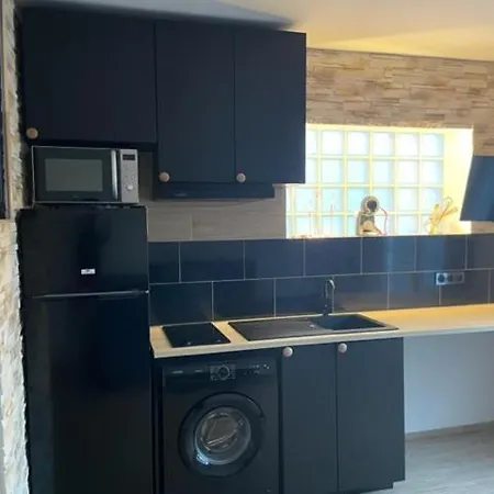 Hotel Studio -climatisation - Terrasse Et Place De Parking Privatifs - 5 Minutes Du Village Et 10 Min De Sophia Antipolis Valbonne