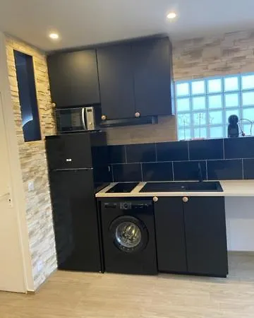 Studio -climatisation - Terrasse Et Place De Parking Privatifs - 5 Minutes Du Village Et 10 Min De Sophia Antipolis Hotel Valbonne