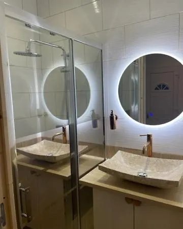 Studio -climatisation - Terrasse Et Place De Parking Privatifs - 5 Minutes Du Village Et 10 Min De Sophia Antipolis Hotel Valbonne