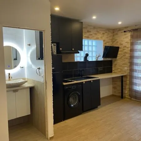 Hotel Studio -climatisation - Terrasse Et Place De Parking Privatifs - 5 Minutes Du Village Et 10 Min De Sophia Antipolis Valbonne